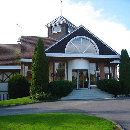 Golf Hotel De Mont Griffon Luzarches Exterior photo