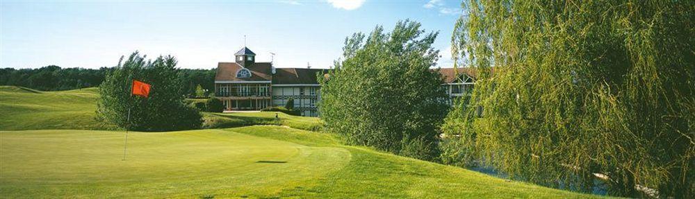 Golf Hotel De Mont Griffon Luzarches Exterior photo