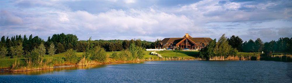 Golf Hotel De Mont Griffon Luzarches Exterior photo
